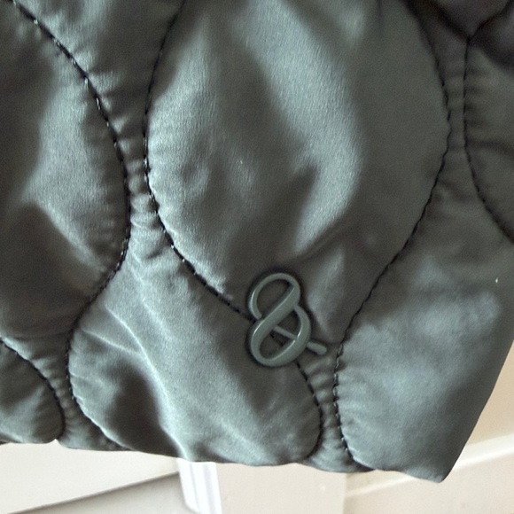 Loft Quilted Green Tote Bag - Picture 2 of 6